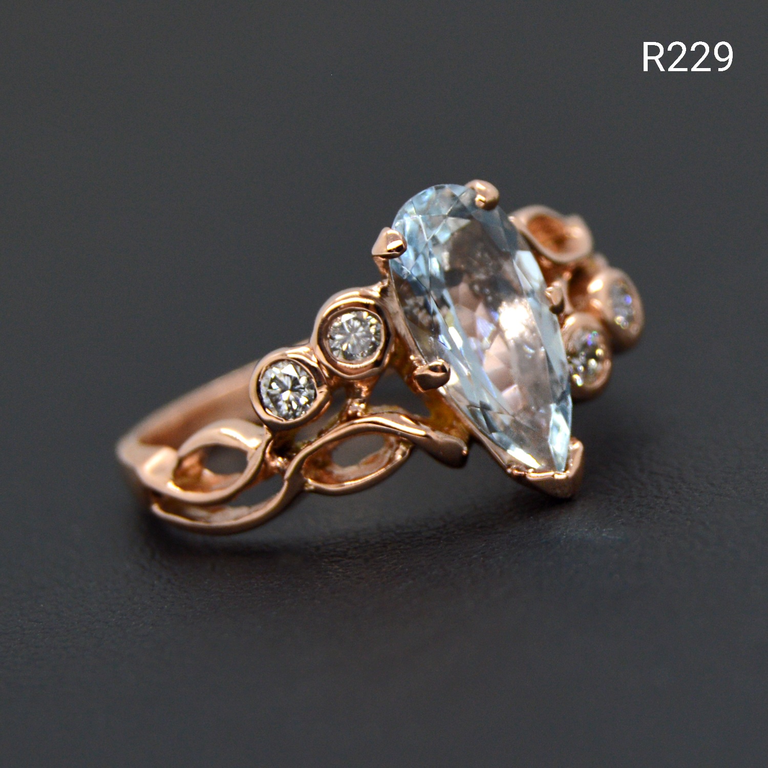 Aquamarine-Swirl-Diamond-Ring_Black