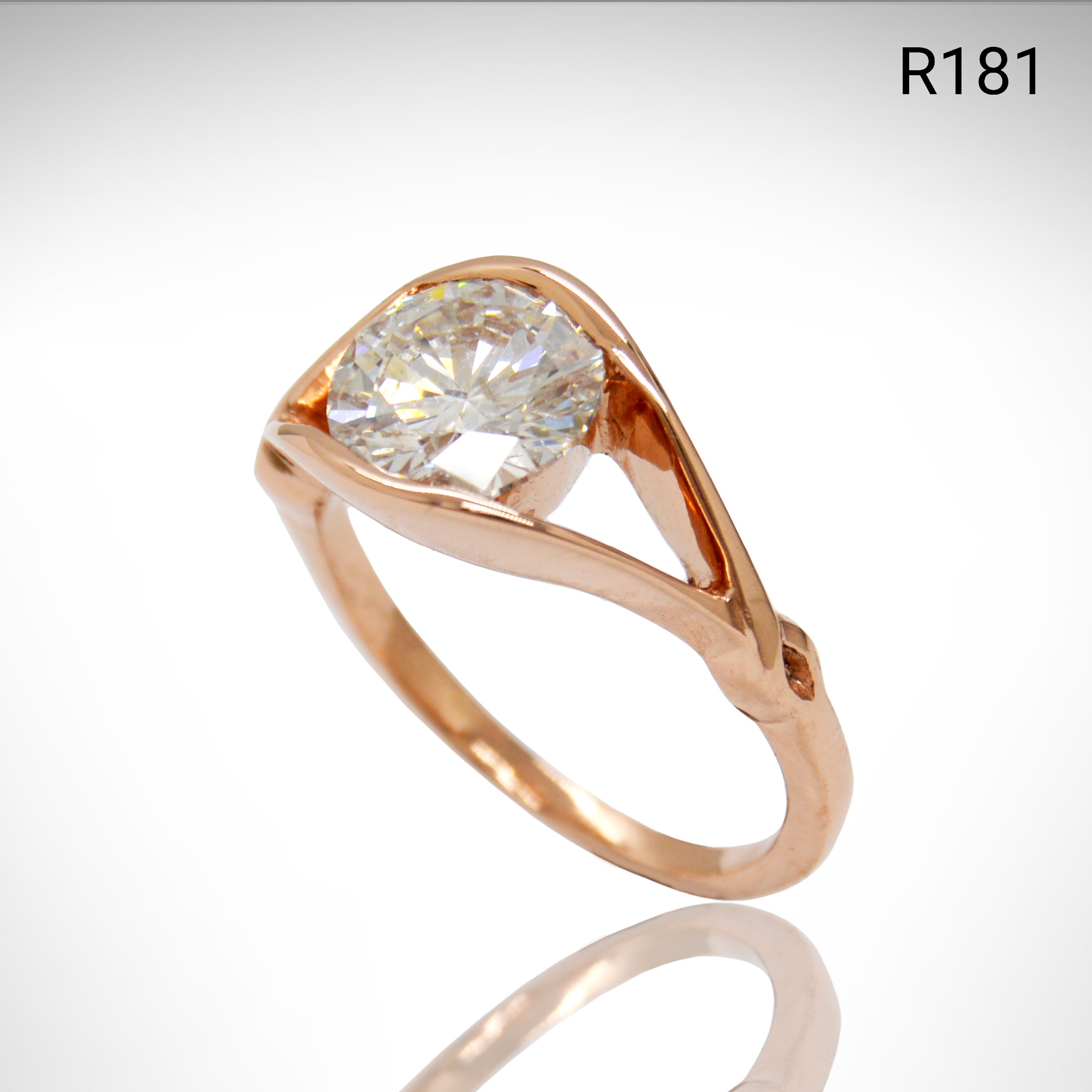 Copy of Ring_Rose Gold Solitaire Twist_2020