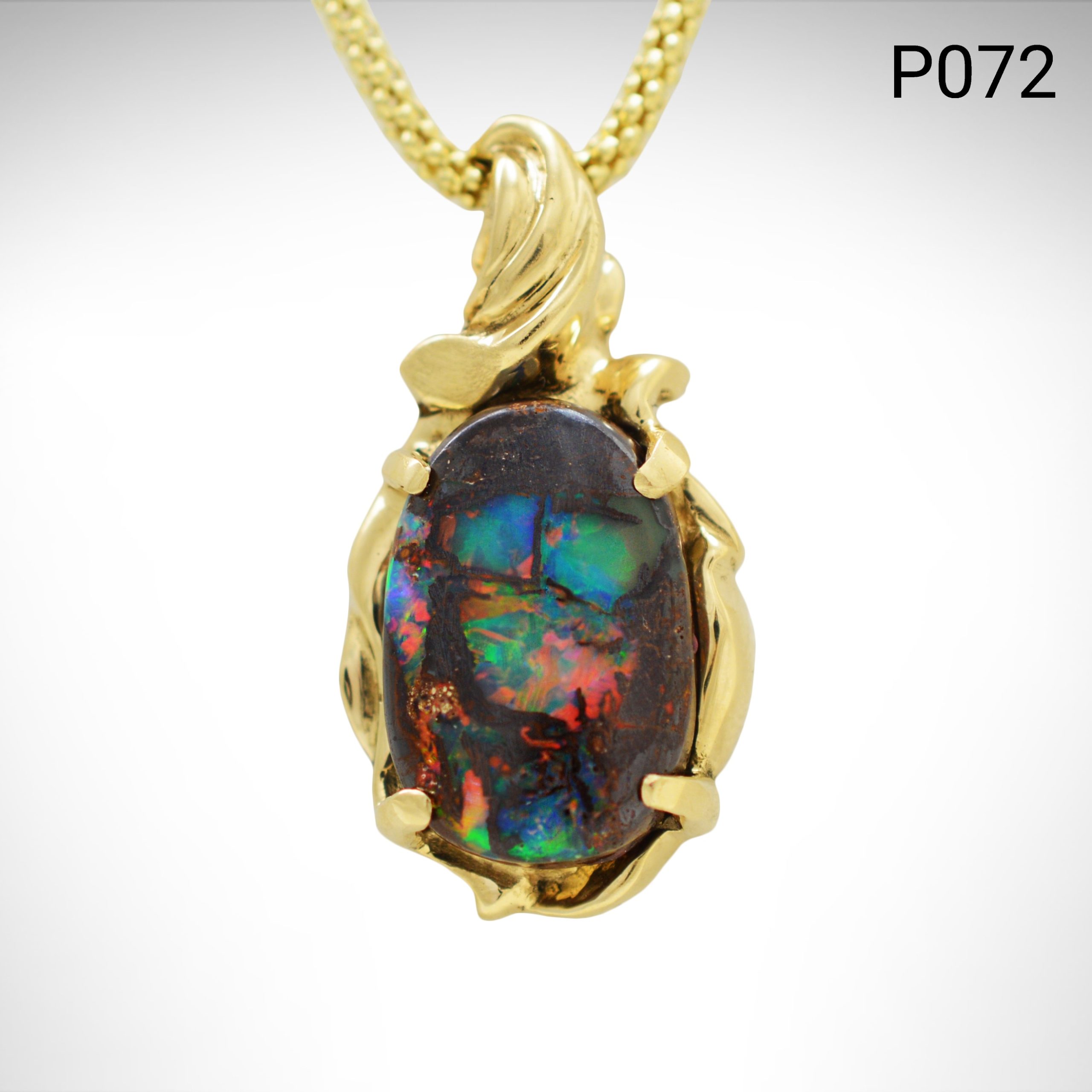 Pendant_Boulderopal_yellowgold