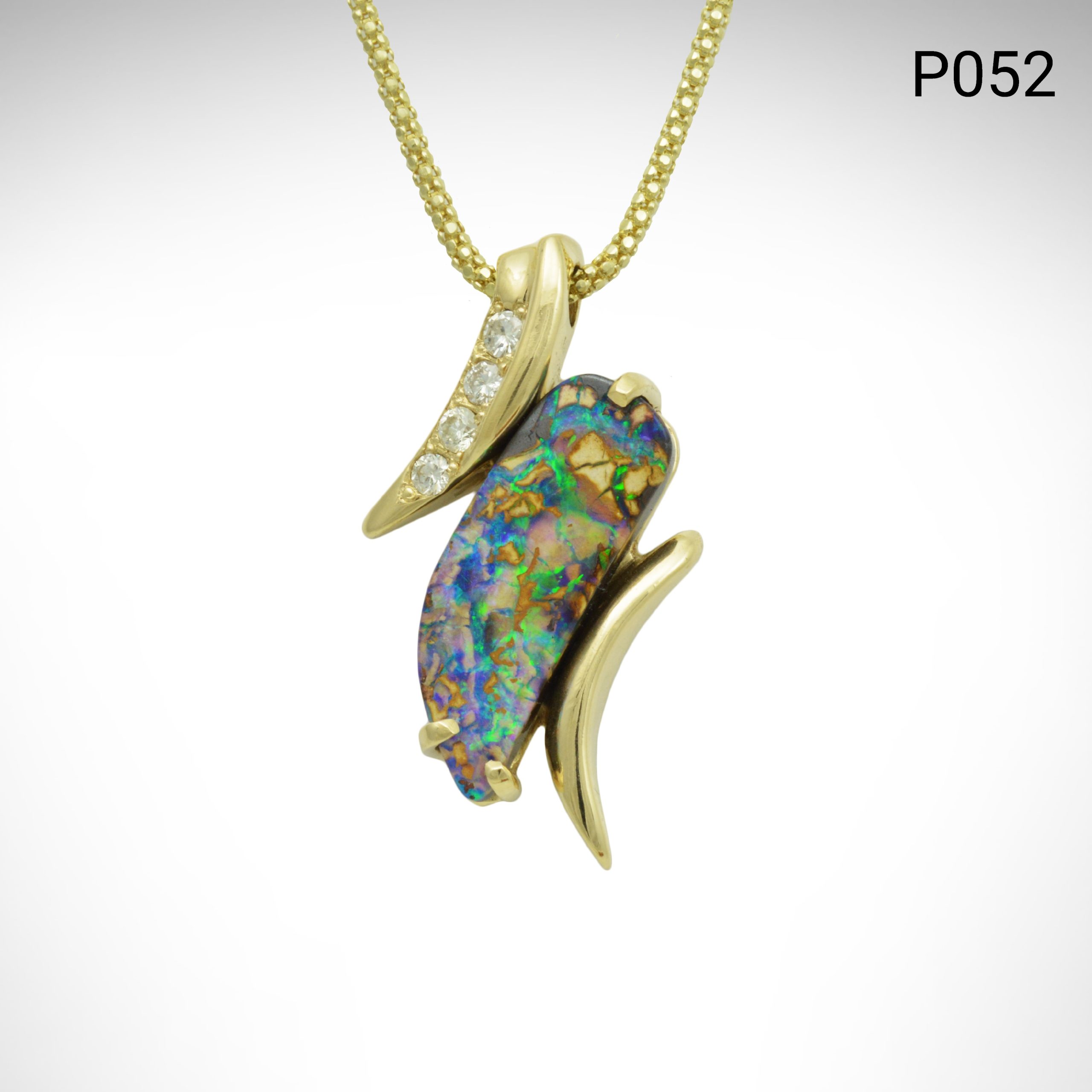 Pendant_boulder_opal_yellow_gold