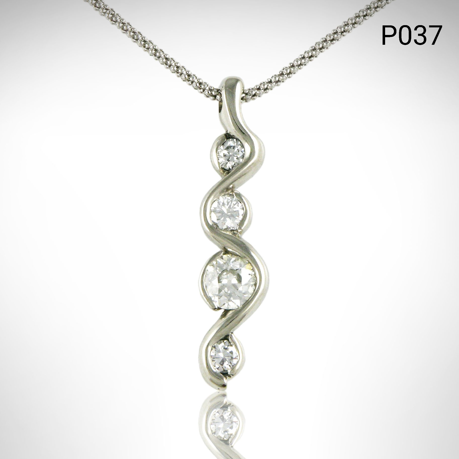 Pendant_diamond_four