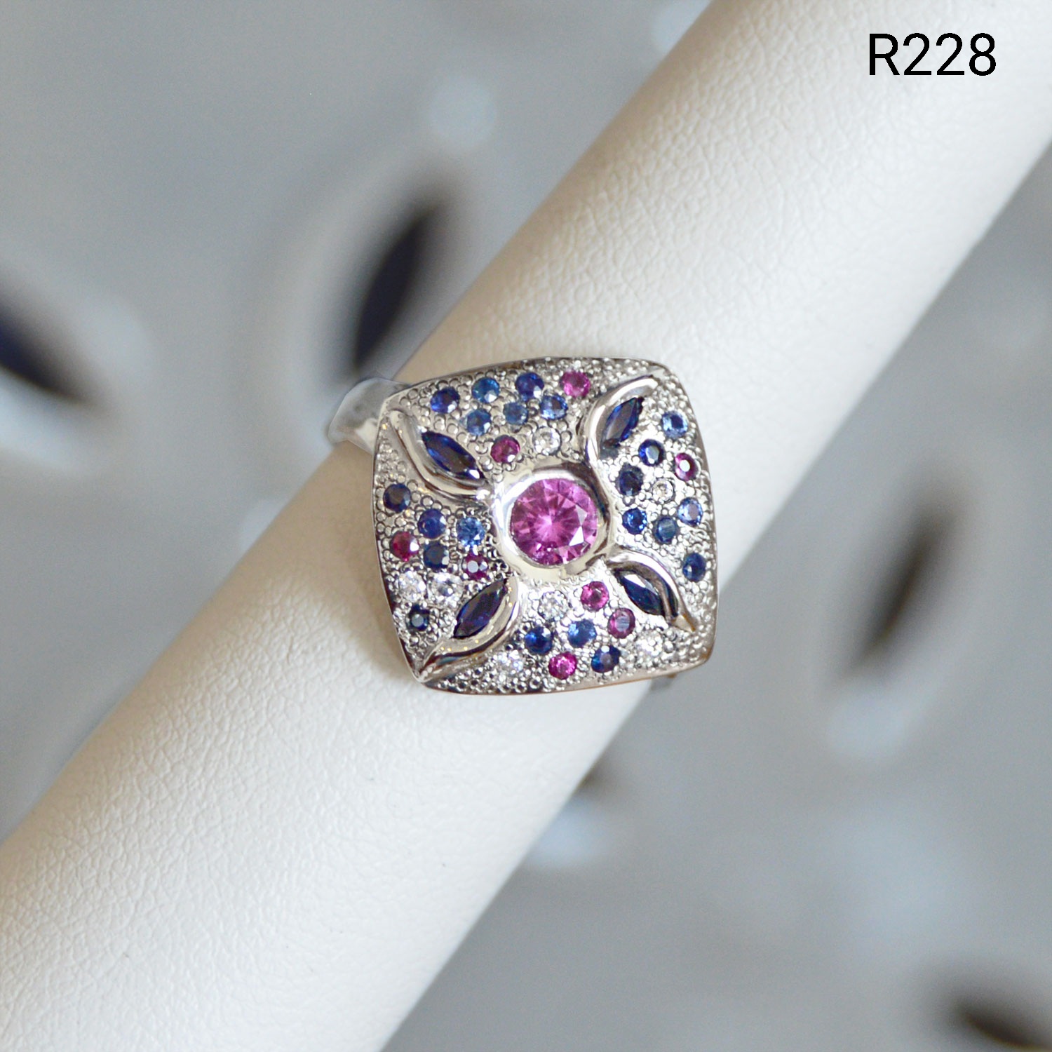 Pink-and-blue-sapphire-cocktail-ring-14KW-2021