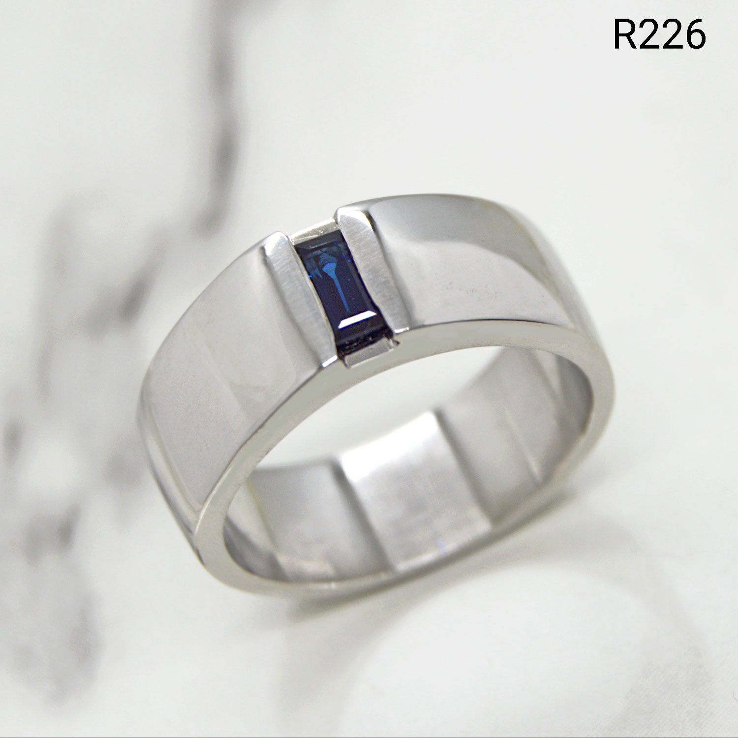 Ring_Mens_Sapphire_Baguette_Band